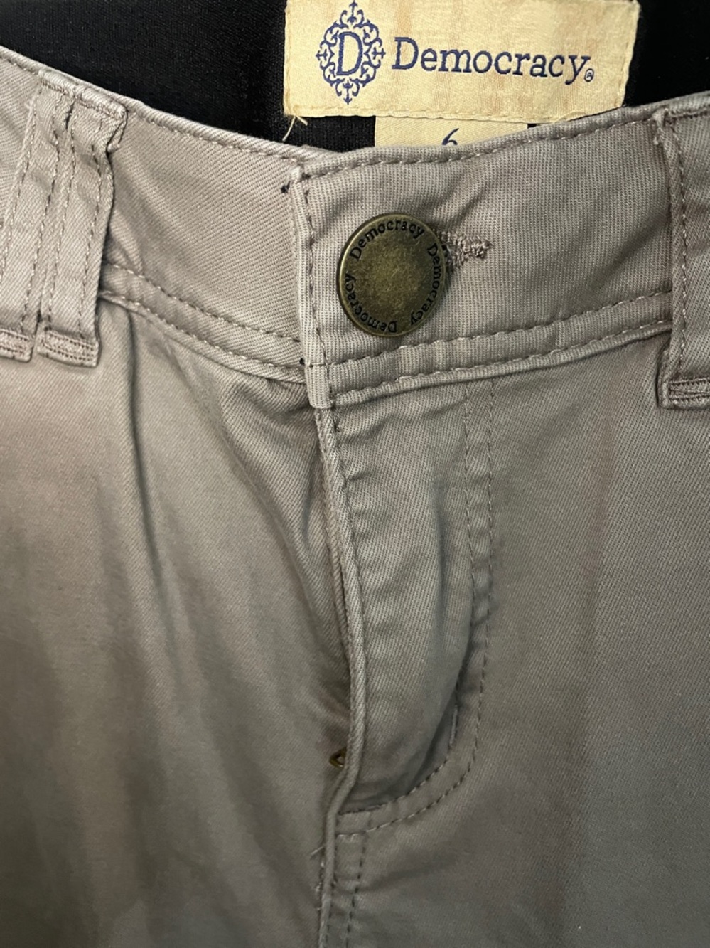 Democracy Ab Technology Lightweight Straight Leg Jeans in light brown. Size 6 - Picture 2 of 11